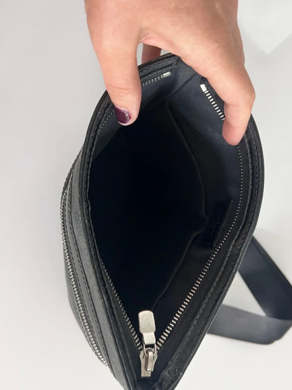 Louis Vuitton Damier Graphite Canvas Gray Black Crossbody Messenger Bag | Adjust
